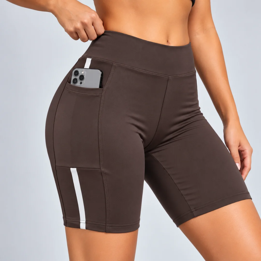 Biker con Tira y Bolsillo - Short%20deportivo%20marr%C3%B3n%20con%20bolsillo%20lateral%20(1).png