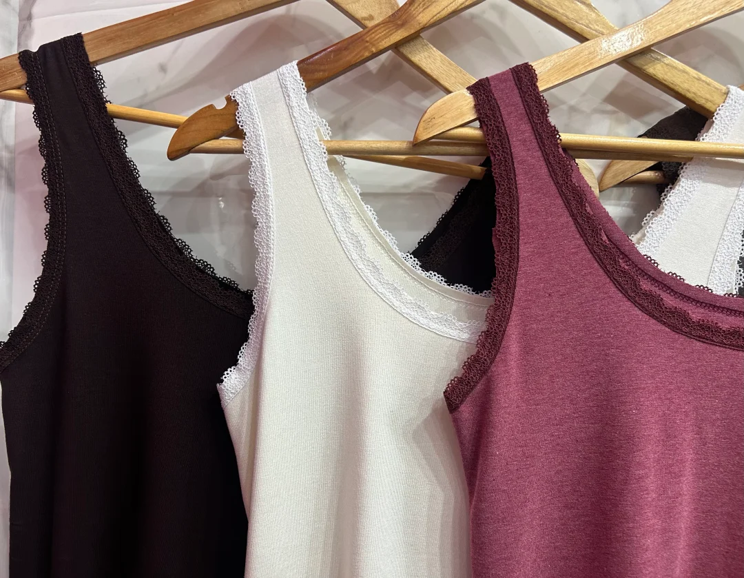 Musculosa con Puntilla - IMG_6796.jpeg