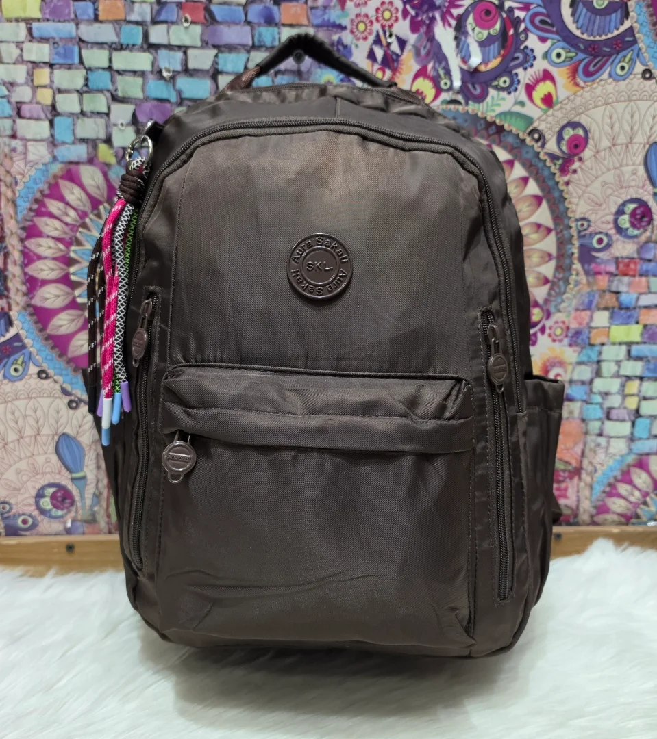 Mochila de Tela Impermeable con Variedad de Compartimientos Entra una Carpeta A4 - Imagen 4