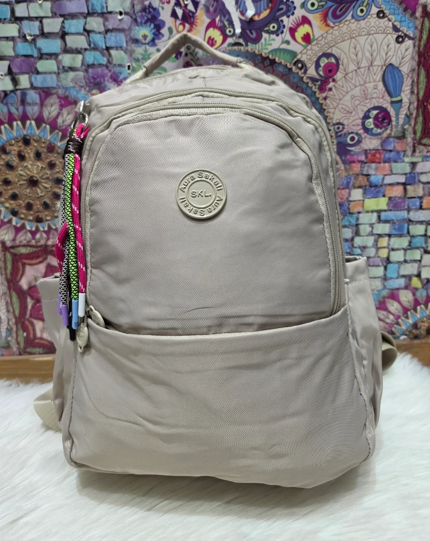 Nueva Mochila Morral de Tela Impermeable con Variedad de Compartimientos - Imagen 3