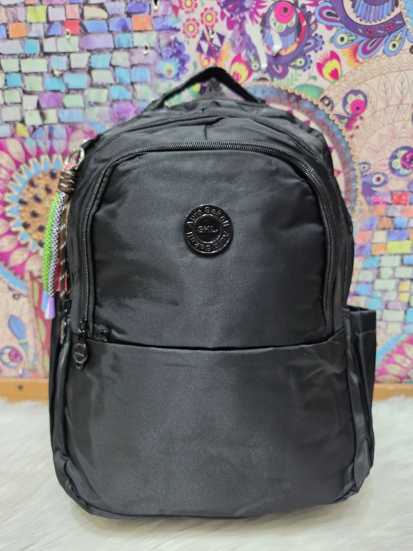 Nueva Mochila Morral de Tela Impermeable con Variedad de Compartimientos - Imagen 4