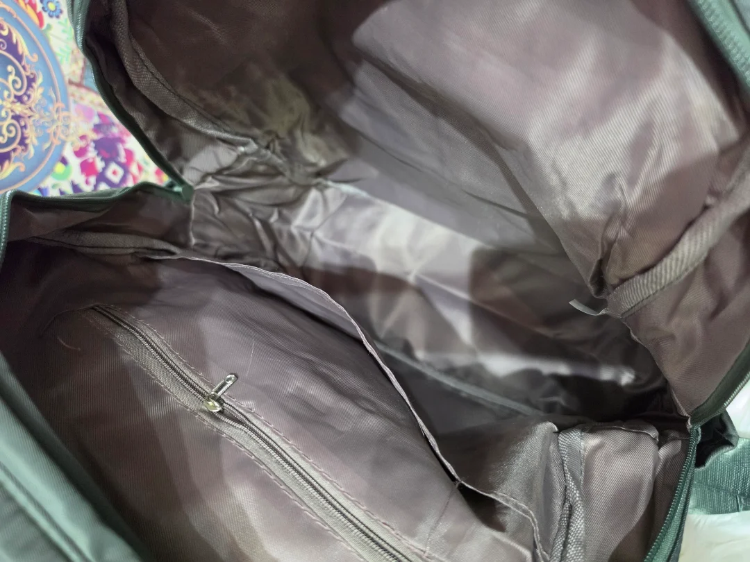 Nueva Mochila Morral de Tela Impermeable con Variedad de Compartimientos - Imagen 7