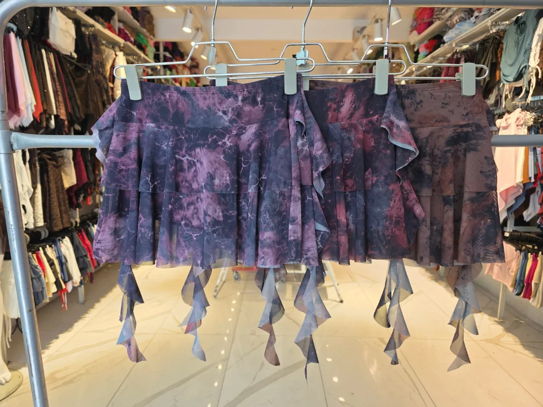 Pollera Short con Volados Cola Larga en los Costados Tul Batik - 260%20pollera%20short%20volado%20largo%20tul%20batik%20(12).jpeg