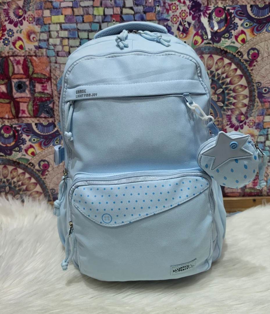 Mochila de Tela Impermeable de Muy Buena Calidad con Variedad de Compartimientos - Imagen 2
