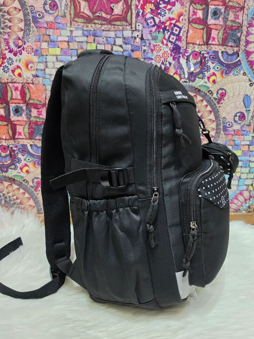 Mochila de Tela Impermeable de Muy Buena Calidad con Variedad de Compartimientos - Imagen 5