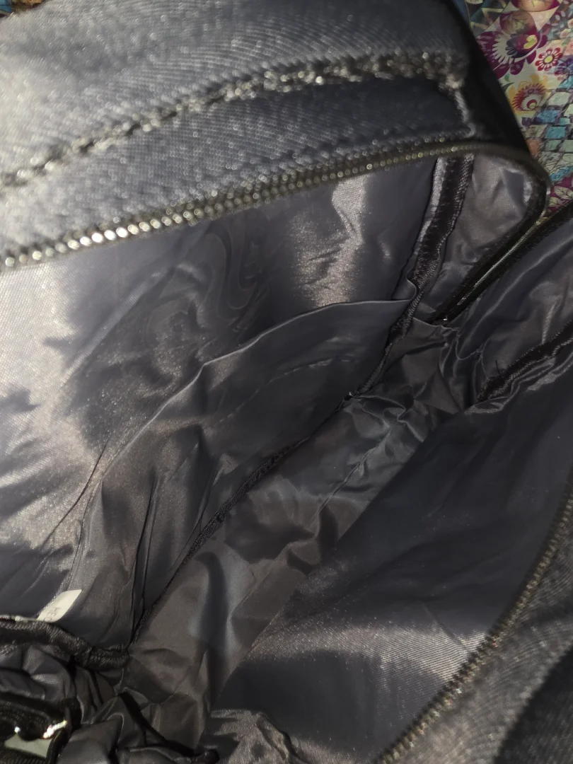 Mochila de Tela Impermeable de Muy Buena Calidad con Variedad de Compartimientos - Imagen 7