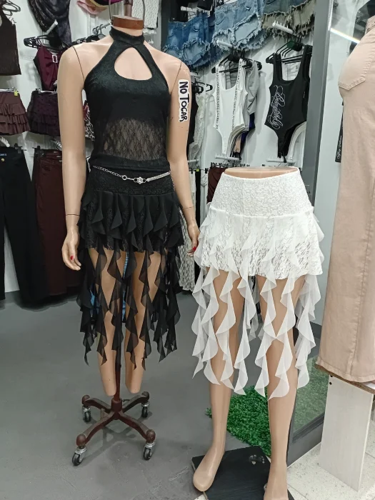 Pollera de Encaje con Tull Rulos