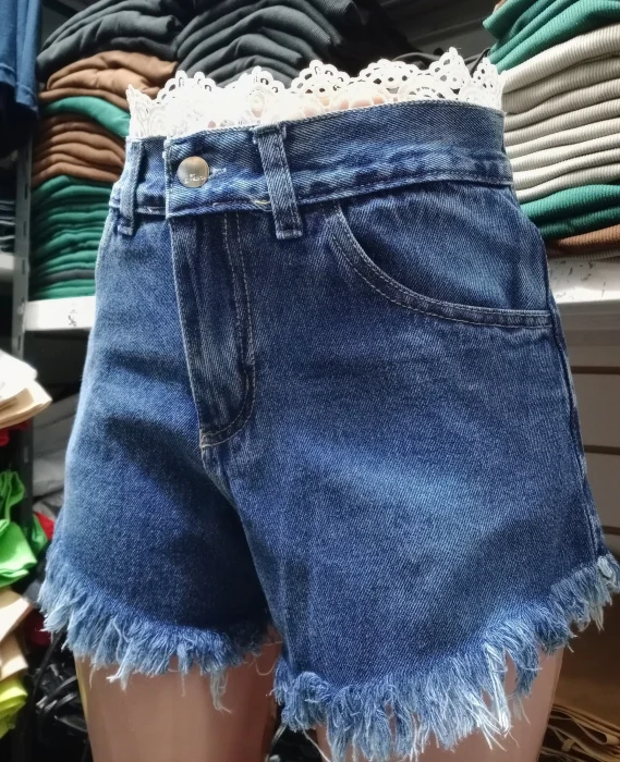 Short Playero Jeans Mom con Broderie