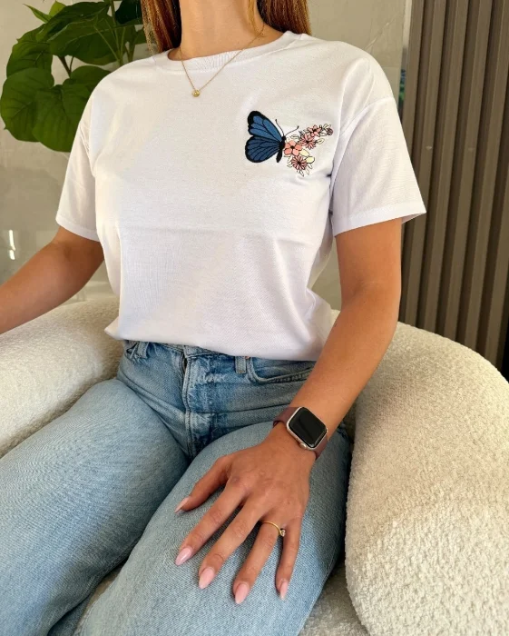Remera Bordada Mariposa