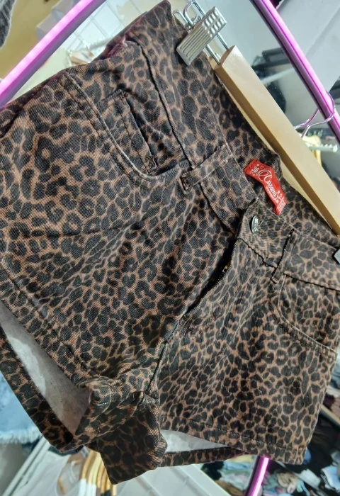 Short Tiro bajo Animal Print (chocolate)