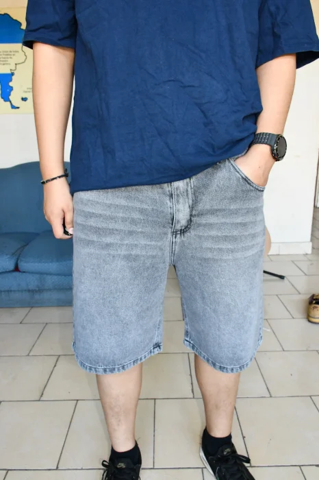 Bermuda Mom Gris Pestañas