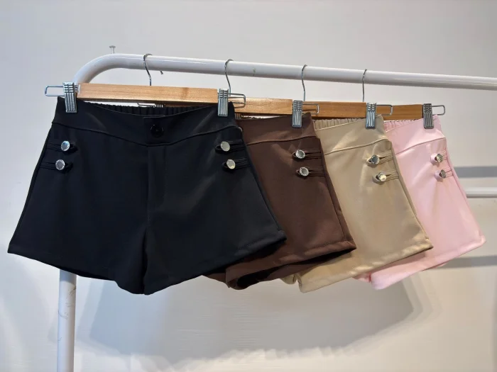 Short Gia