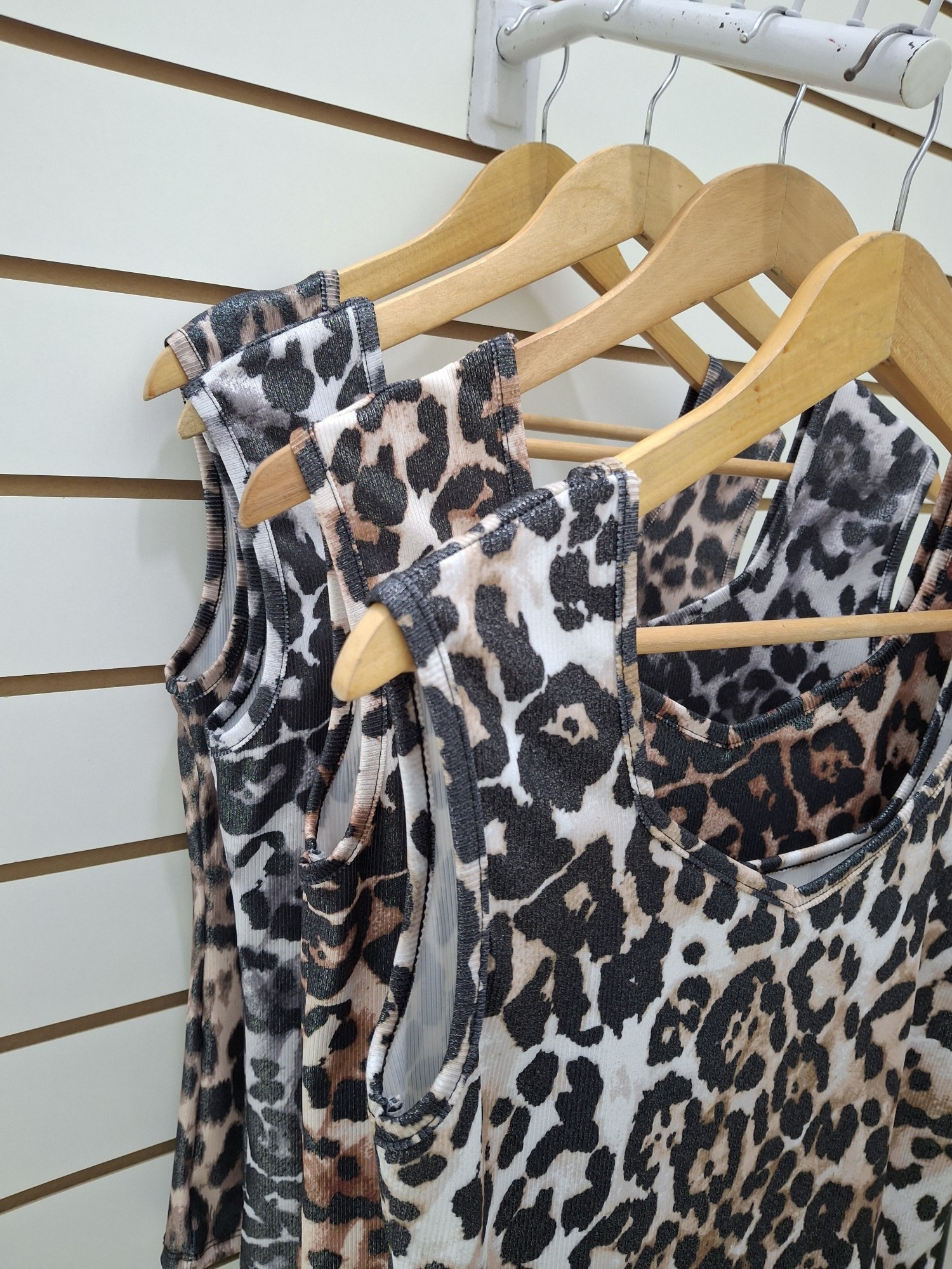 Musculosa Print X Talles - Morley Foil - Imagen 4