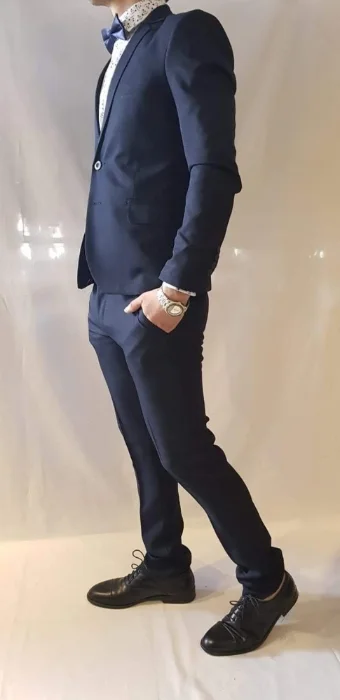 Trajes  Azul Negro y Bordo
