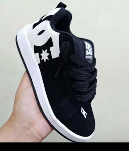 Zapatillas  Dc  19000 por Curva Bordadas
