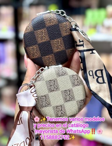Espejo de Cartera de Osito con Llavero de Pañuelo (aumento)