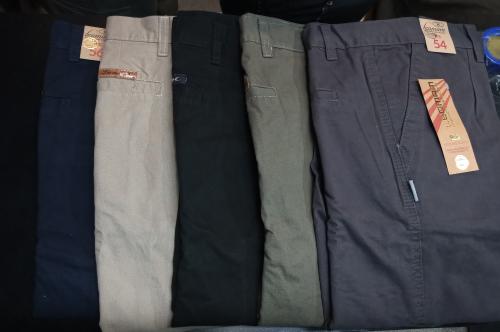 Pantalon Chino Clásico de Gabardina Hombre Nacional