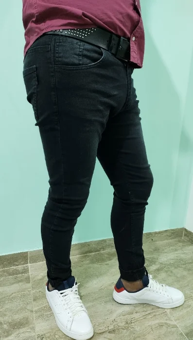 Jeans de Hombre Negro Localizado