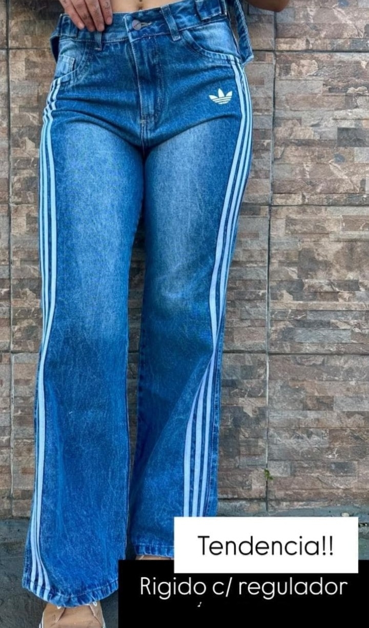 Jean Baggy Regulador Adi Das Tres Tiras Dama - Imagen 4