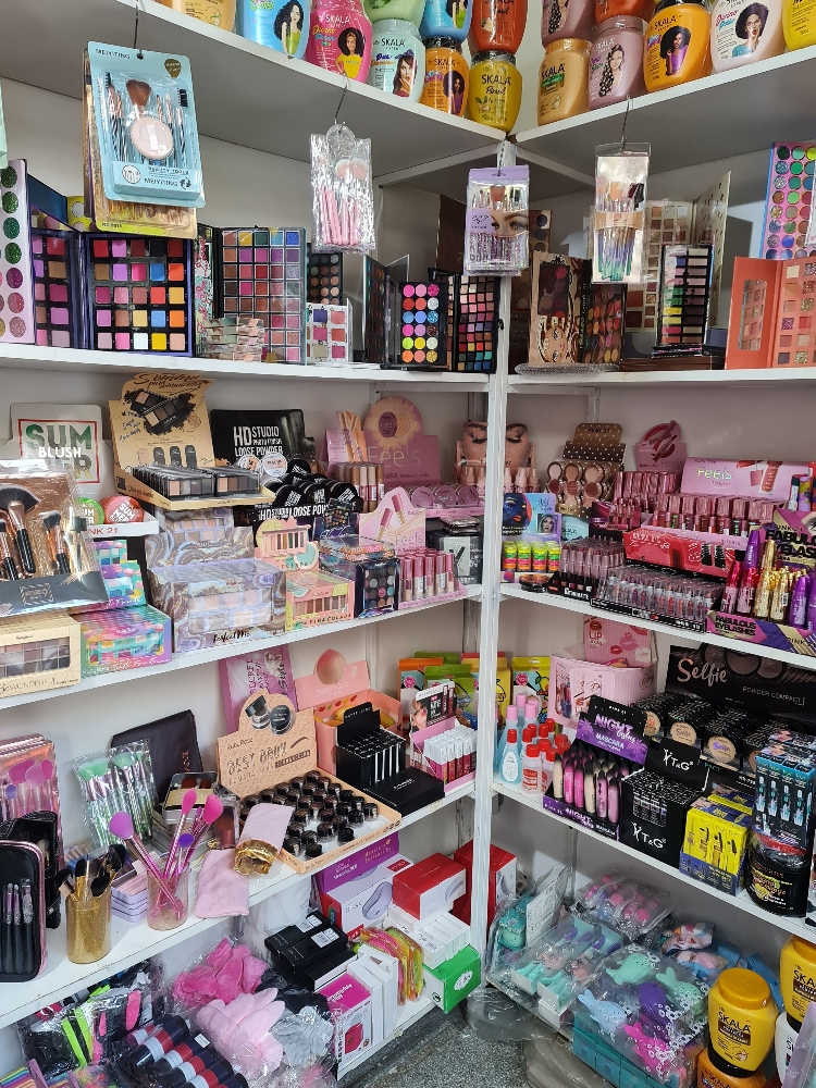 Maquillaje Importado y Nacional - Imagen 1