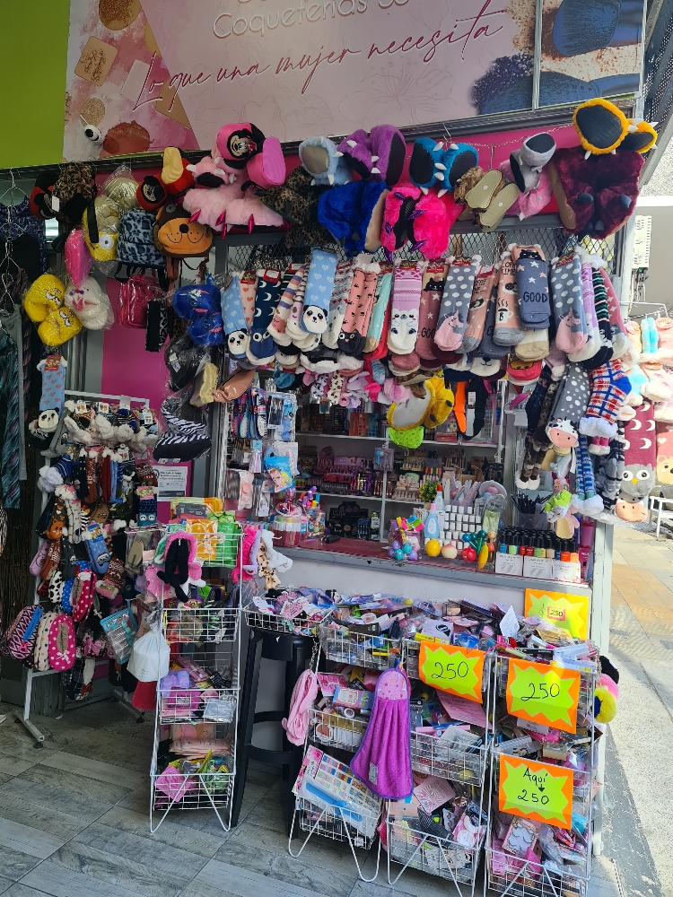 Maquillaje Importado y Nacional - Imagen 4