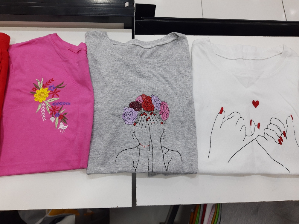 Remera Bordada Flores - Imagen 3