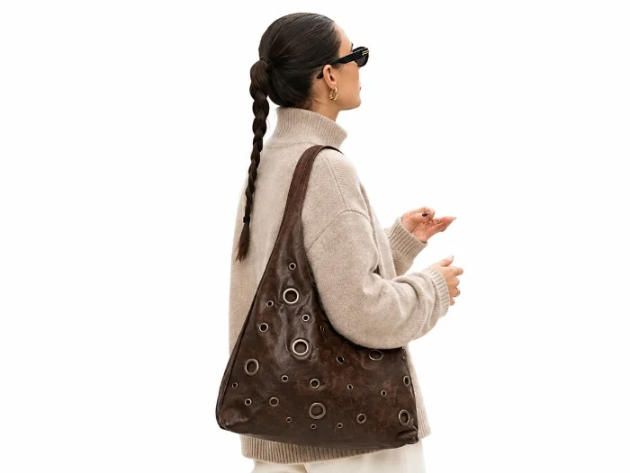Bolso de Hombro con Ojales Importado