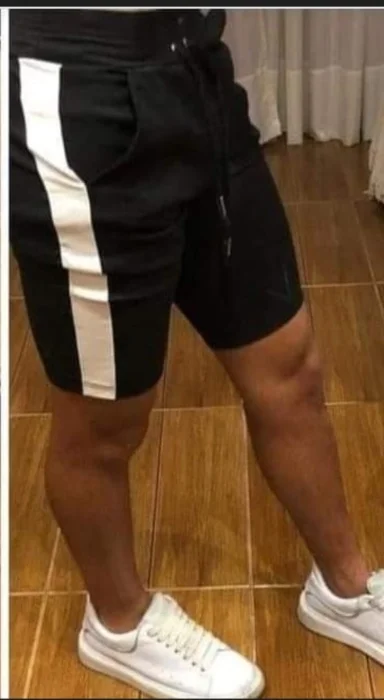 Bermudas con Franja
