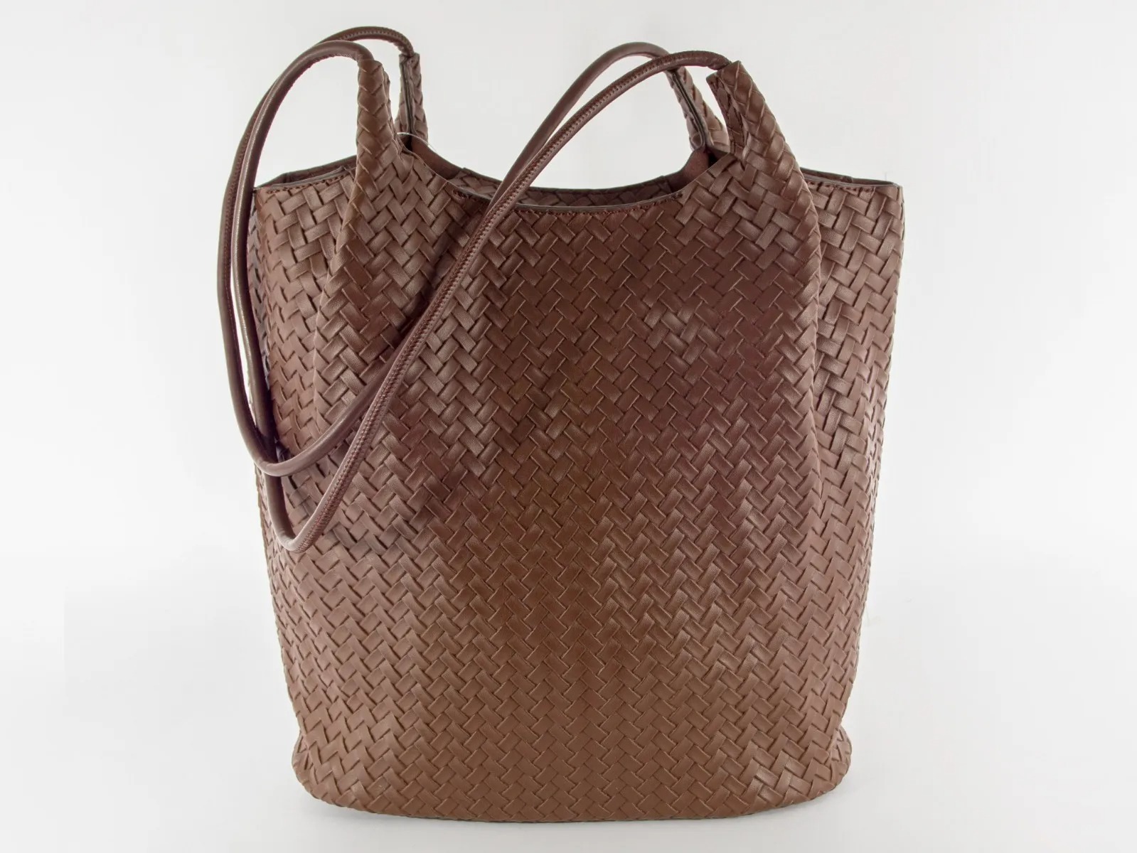 Cartera Shopper Trenzada - imgi_39_411200201_01_1.jpg