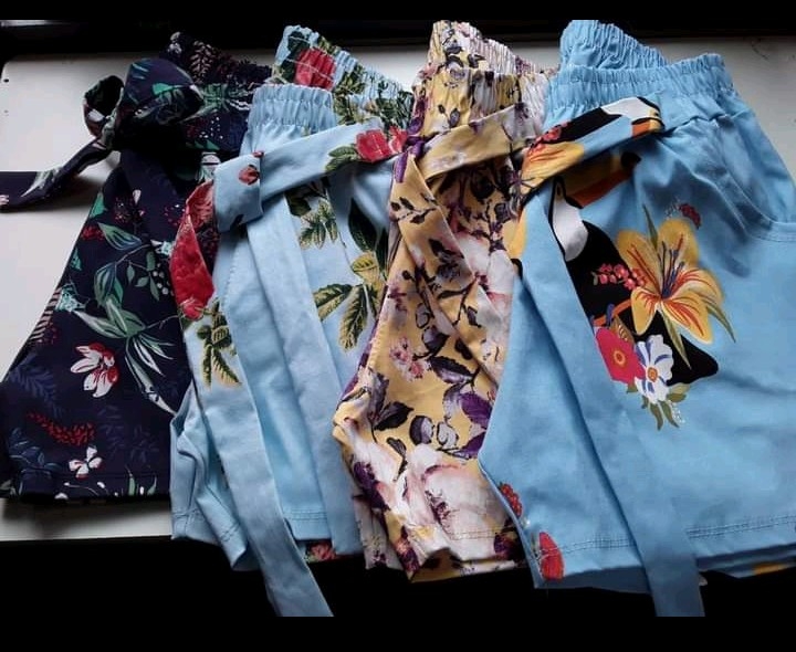 Short de Bengalina Estampada con Lazo - Imagen 3