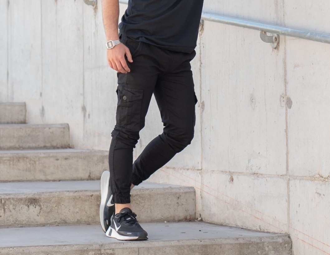 Jean Jogger Cargo Negro Hombre - Imagen 3