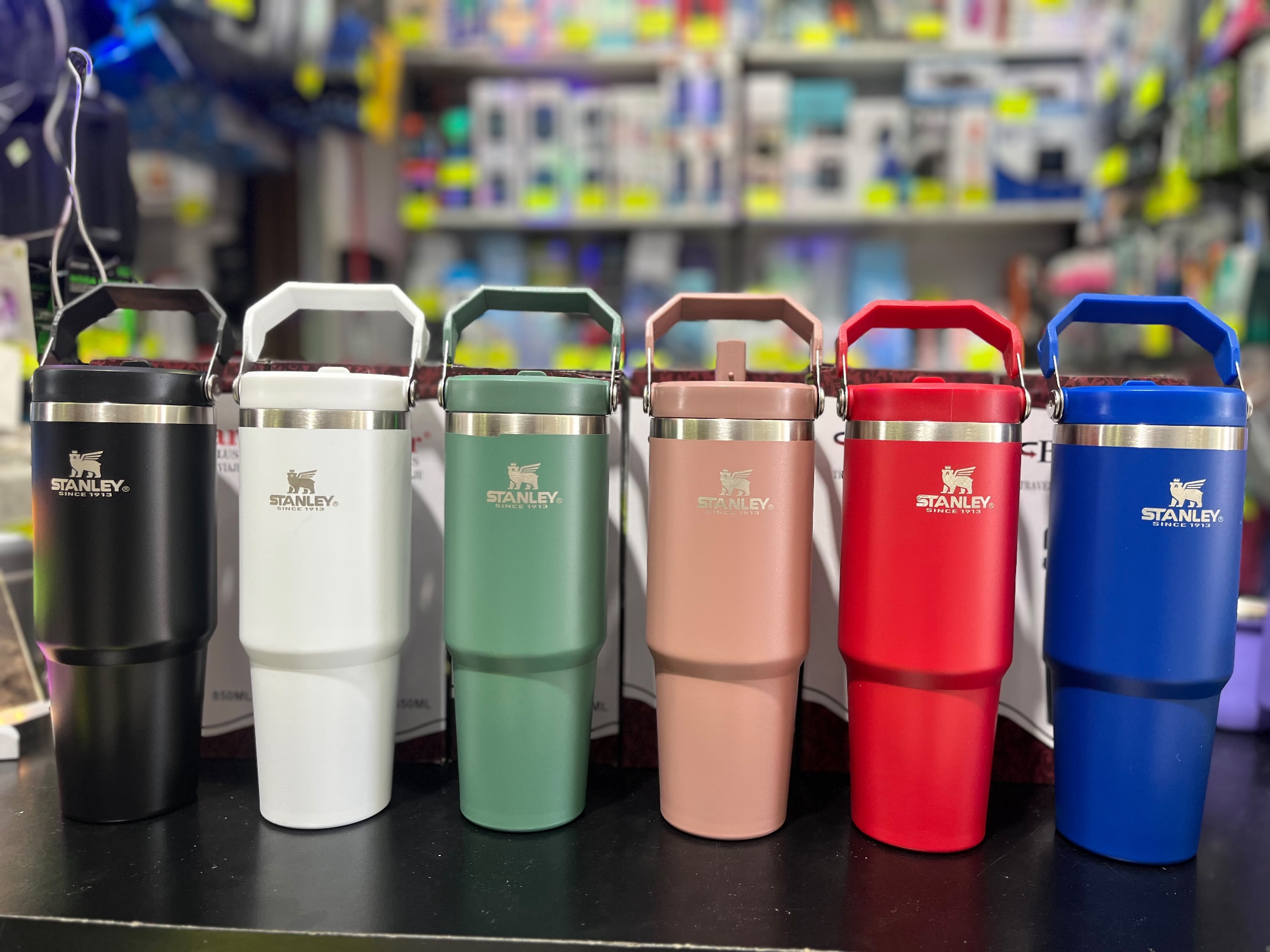 Botella Flip Stanley 850ml con Manija y Pico Anti Derrame - Imagen 3