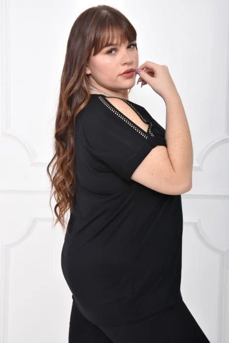 Remera con Tajo y Brillo