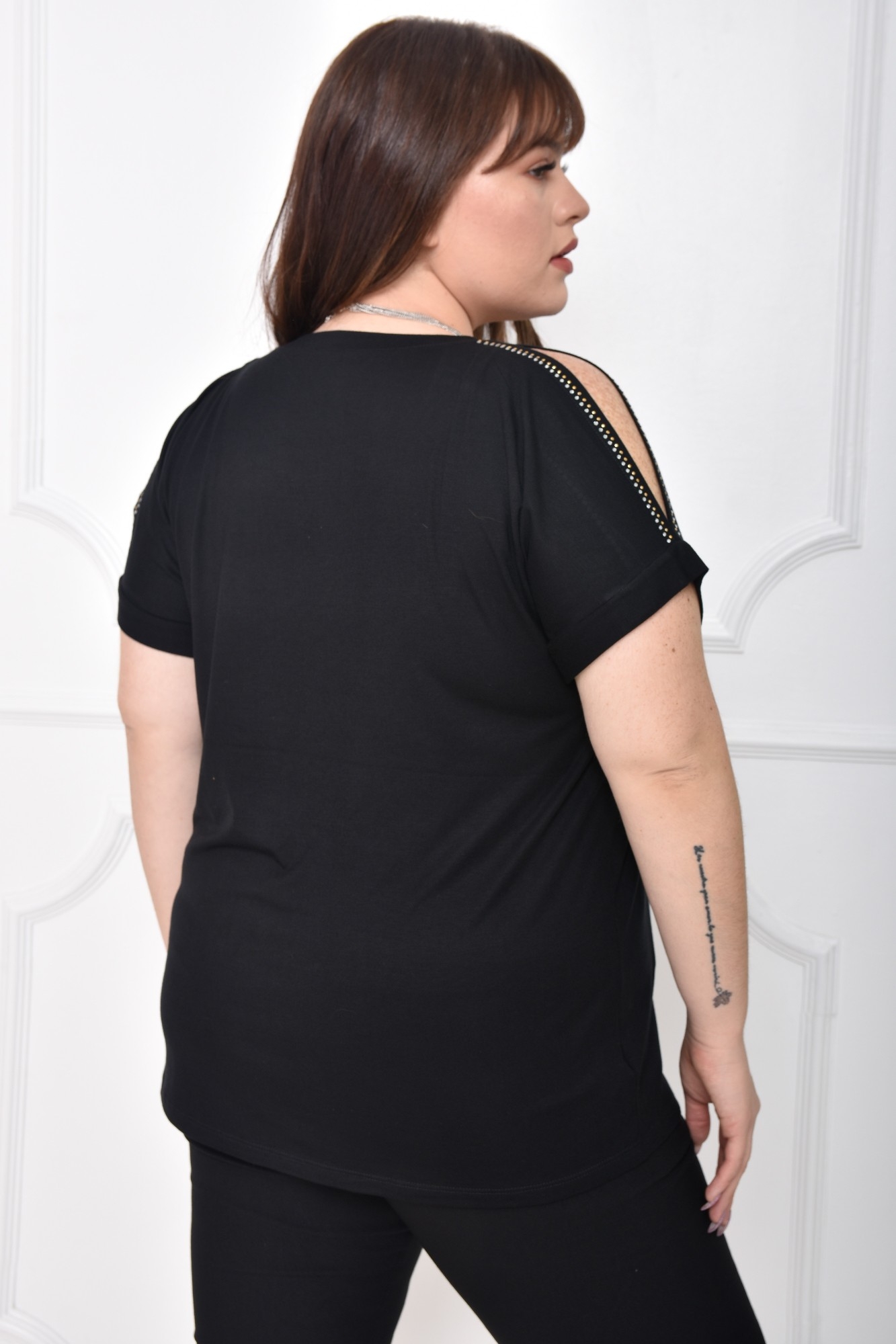 Remera con Tajo y Brillo - Imagen 3