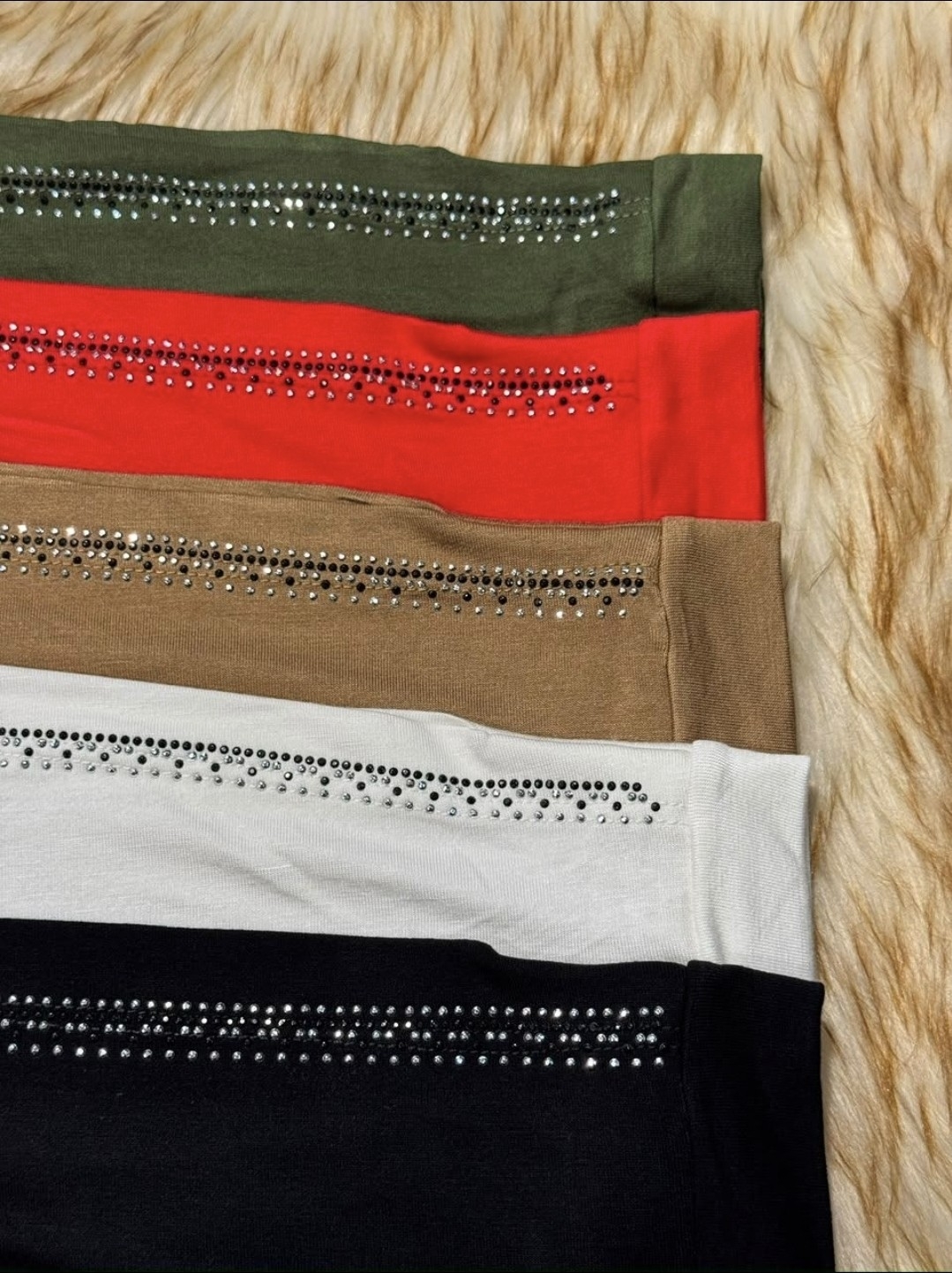 Remera con Tajo y Brillo - Imagen 5