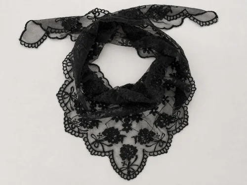 Pañuelo Triangular Encaje