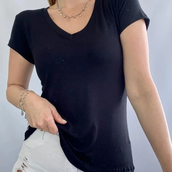 Remera Escote V