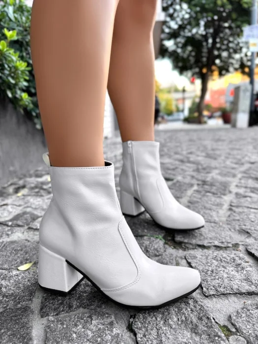 Art 3000 Bota