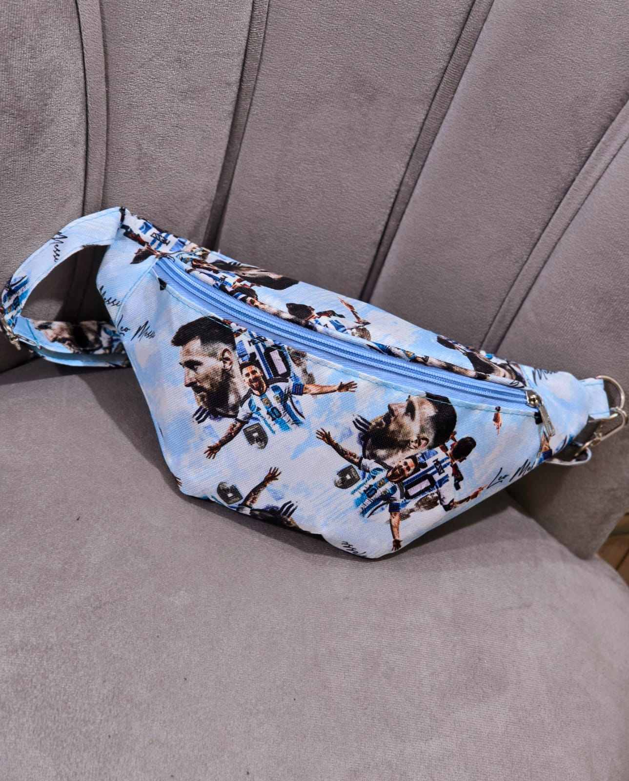 Riñoneras Infantiles Niños Personajes Sublimada Accesorios Moda Lanzamiento Actual - WhatsApp%20Image%202024-08-23%20at%2016.43.53%20(1).jpeg